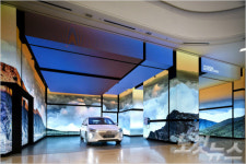 자동차 복합문화 공간으로 고객 소통 OK