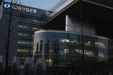 박 대통령 사촌형부 기업 특혜에 산업은행 474억 손해