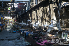 [영상] 여수 수산시장 화재…타다만 생선 참담