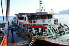 여수 오동도 앞 바다 유람선 화재 진화