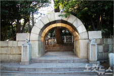 좌수영성 복원 현실성 없는 보상안으로 제자리걸음