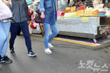 화재 취약 전통시장 노점매대 바퀴 달아 손 본다