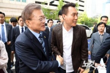 목동 CBS 향하는 문재인