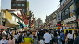 십이스토리국수집 | "마스크 살 돈이면 국수 한 그릇 먹죠"…'십중팔구'가 마스크 외면