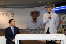 만인보 고은 시인 서재 만인의 방 서울도서관에서 재탄생