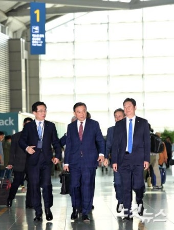 워싱턴 출국하는 홍석현 대미특사