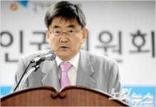 안경환 법무장관 지명…12년 만에 非검찰 출신 등장