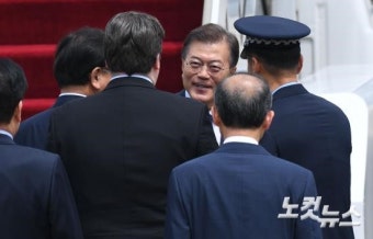 환송인사 받는 문재인 대통령