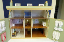 인형의 집, 부동산 사이트 매물로 올라온 이유?