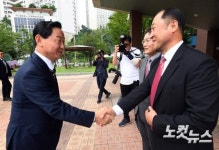 삼각산고등학교 찾은 김상곤 부총리