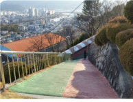 뱀, 지네, 바바리맨 나오는 산비탈 여고 옮겨주세요