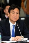 의원 질의 답하는 이관섭 한국수력원자력 사장
