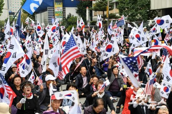 한동훈 대표, 윤석열 대통령 제명·출당 위한 당 윤리위 소집 긴급 지시