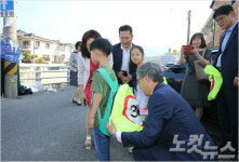 스쿨존 사고 0 될 때까지…가방 안전덮개 도입 박종훈 교육감