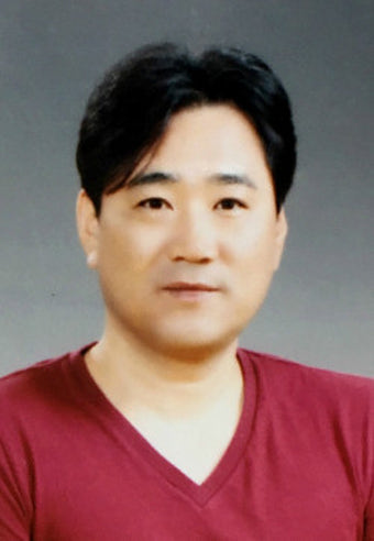 울산대 축구부 새 사령탑에 김현석 강릉중앙고 감독