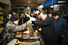 김부겸 장관 지진 발생 이후 5번째 포항 방문