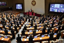 국회 보이콧 한국당, 설 끝나자마자 또 패싱 위기