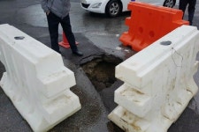 부산 하단교차로 싱크홀 발생