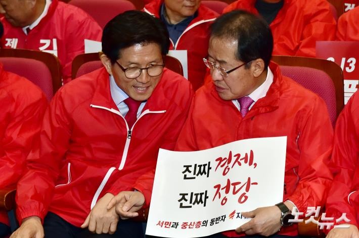 홍준표 대구시장과 김문수 고용노동부 장관, 대구에서 호형호제 만남…대권 도전에 긍정적 의지 강조 및 여론조사 결과 분석