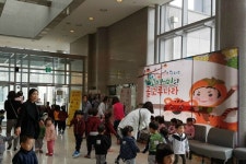 가족 뮤지컬 꼬까미의 골고루 나라 상주를 알리다