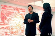 아름다움과 슬픔을 한작품에 담아낸 붉은 산수 작가 이세현