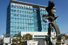 건축법 위반 뉴코아아울렛 울산점 전 지점장 등 2명 입건