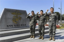 포항 해병대원들 폭행당하던 편의점 종업원 구해