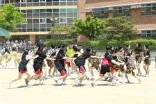 꼴찌가 없는 이색 체육대회…오산 운천고교