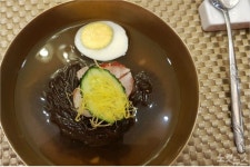北여종원 통일되면 평양 옥류관에 오시라요 