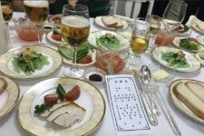 北, 풍계리기자단에 칠색송어향채조림 등 극진 대접