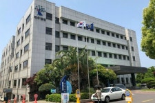 제주 모텔서 흉기 협박에 불 지른 50대 실형