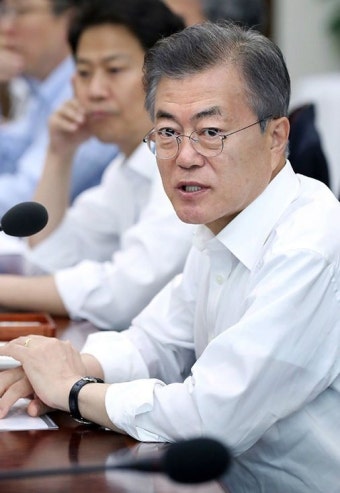 文 대통령 '드루킹 특검법' 오늘 추천 의뢰…법대로 정면돌파
