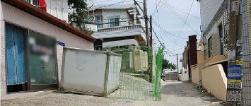 내 땅이야 골목길에 컨테이너·펜스 설치한 50대