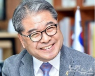 이재정 후보 경기도교육감 당선 '확실'…2위에 16%p 앞서