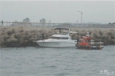 포항해경, 표류보트·60대 익수자 등 구조