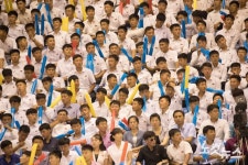 류경정주영체육관 가득메운 평양시민들