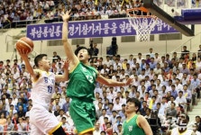 코트에서 만난 남북