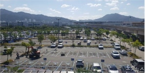 김해공항 주차빌딩 공사에 522면 잠식…공항, 직원 차량 이용 중단 