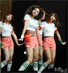 JYP 떠난 전소미, YG 산하 더블랙레이블과 전속계약