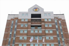 경성대, '재정위기' 호소하며 수백억원 대 건물 올려