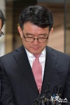 포토라인 선 세월호 유족 불법 사찰 혐의 이재수 전 기무사령관