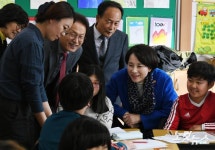 유은혜 사회부총리, 서울상천초 방문