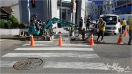 부산에선 온천수가 콸콸…해운대 관로 터져 도로통제