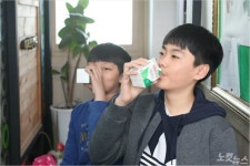 고성군, 경남 첫 초등학생 무상 우유 급식