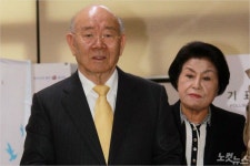 전두환도 모르는 北개입설…이순자 지만원 못봤어요