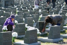 산 자들은 서로 손잡으라 제주가 실천한 4·3정신