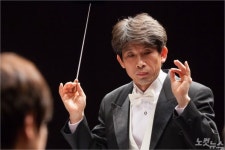 부산에서 문화 유목민(Culture Nomad)의 삶을 고집하다…정두환 지휘자