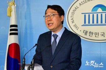 윤영찬 전 청와대 국민소통수석, 더불어민주당 입당