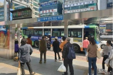 충남 버스 파업 철회…임금 협상은 계속