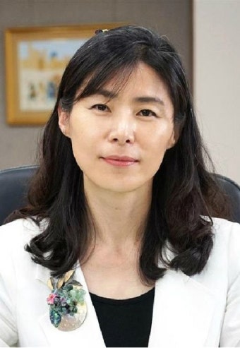 문 대통령, 조현옥 인사수석 자리에 김외숙 법제처장 임명(종합)